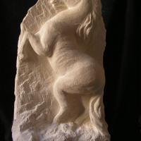 Sculpture sur pierre, demi relief d'un cheval