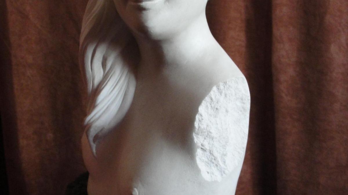 Eve buste en pierre 50cm 13