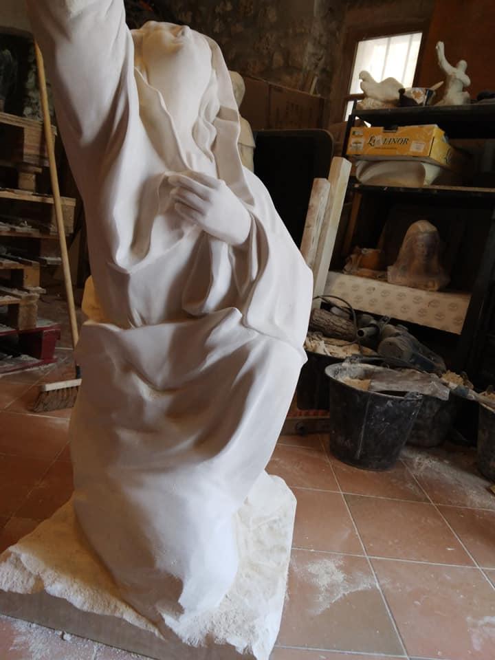 Mater dolorosa sculpture sur pierre 128