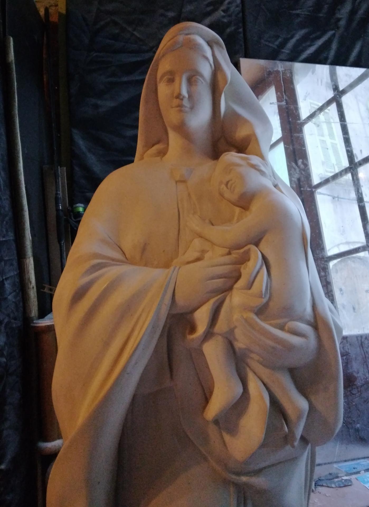 Notre dame de consolation vierge a l enfant sculpture sur pierre statue 68