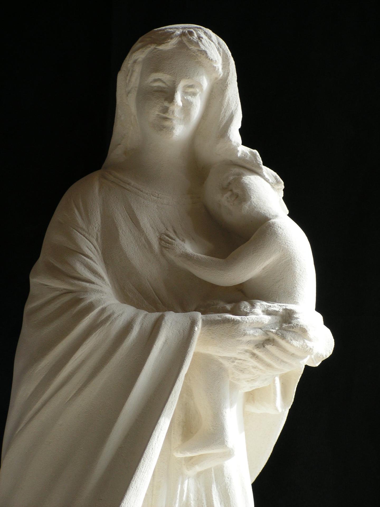 Notre dame du reconfort vierge a l enfant sculpture en pierre ronde bosse 1 2m 8