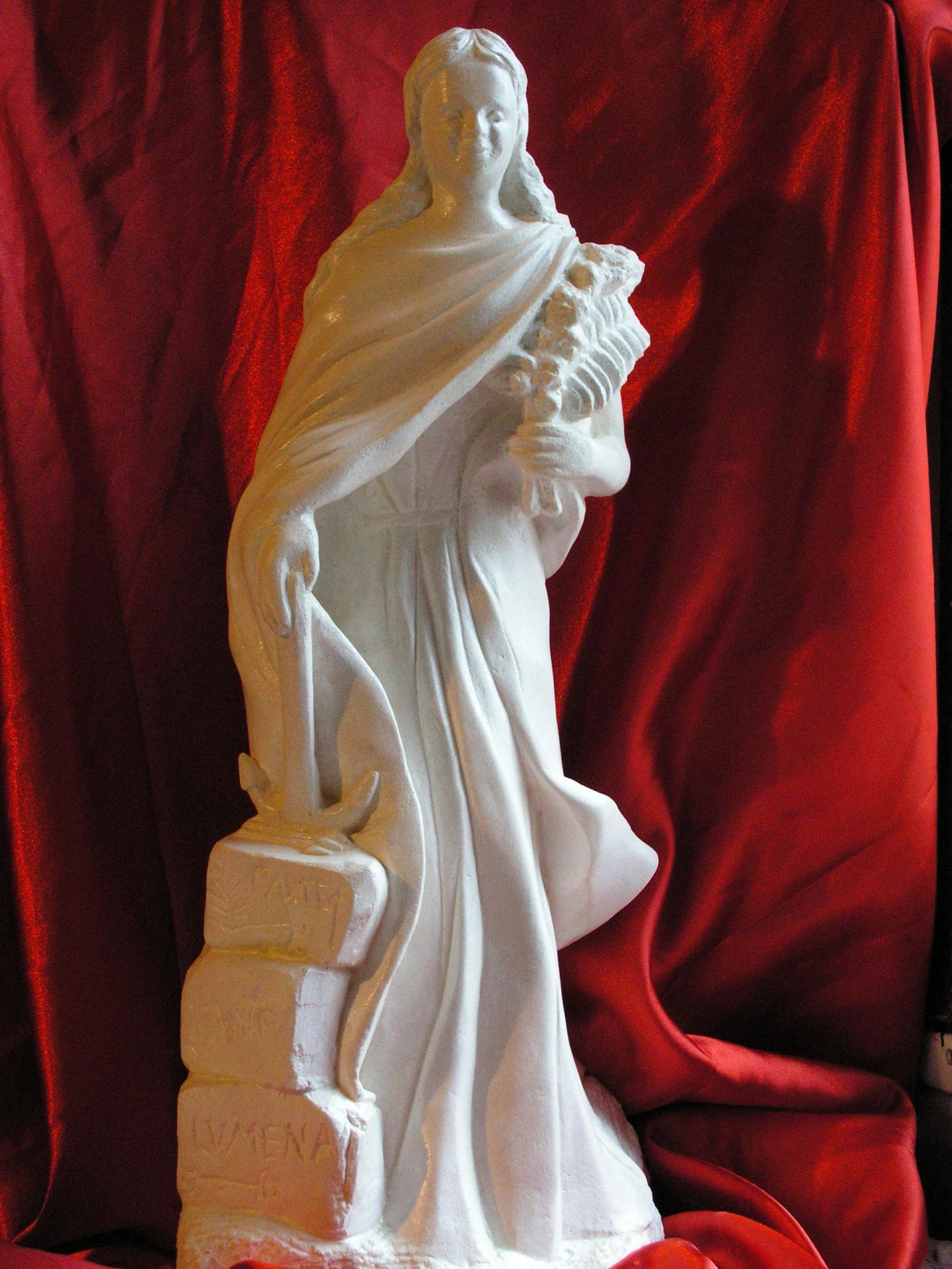 Sculpture religieuse sur pierre de ste philomene