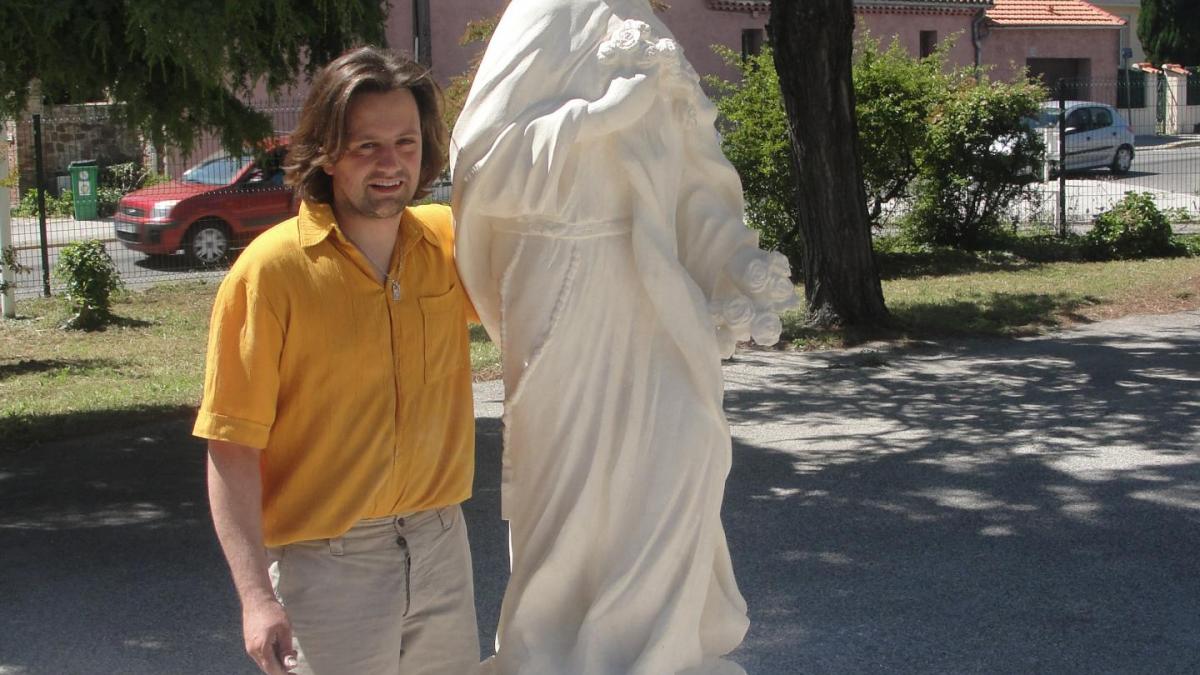 Sculpture sur pierre statue en ronde bosse ste therese de lisieux toulon 240